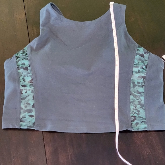 NWT Athleta Conscious Crop Serene Size Medium D-DD - Picture 11 of 11